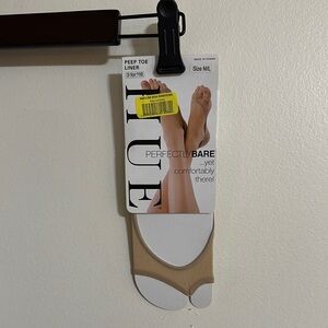 HUE Tan Hosiery Low-Cut Socks